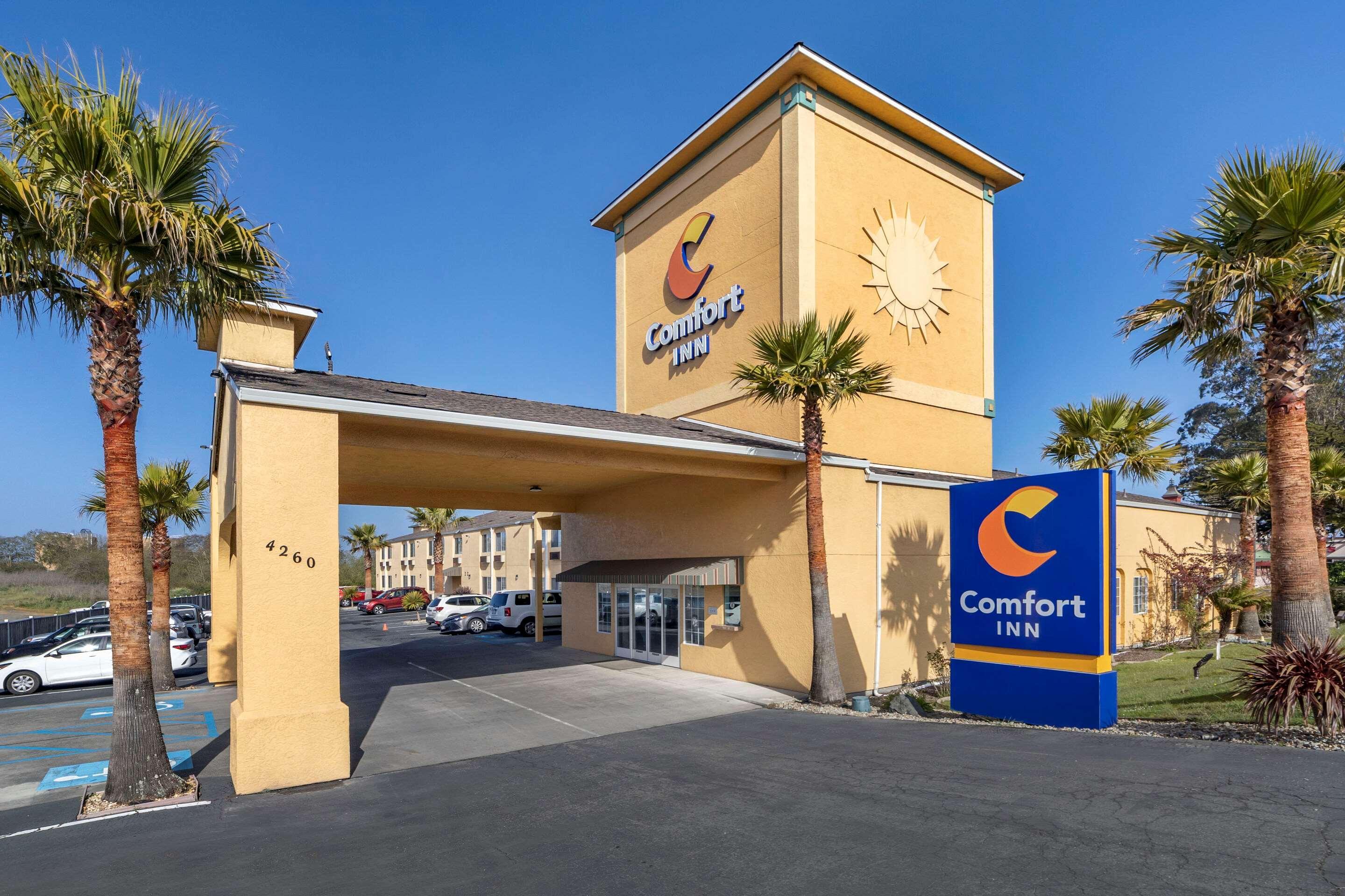 Comfort Inn Humboldt Bay Eureka Exterior photo